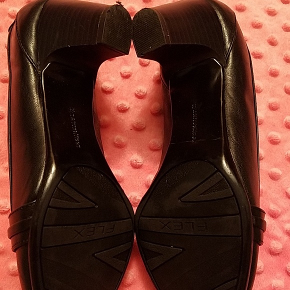 Naturalizers - Picture 4 of 4